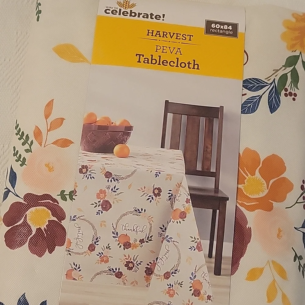 NEW Way To Celebrate Harvest Wreaths & Florals Tablecloth